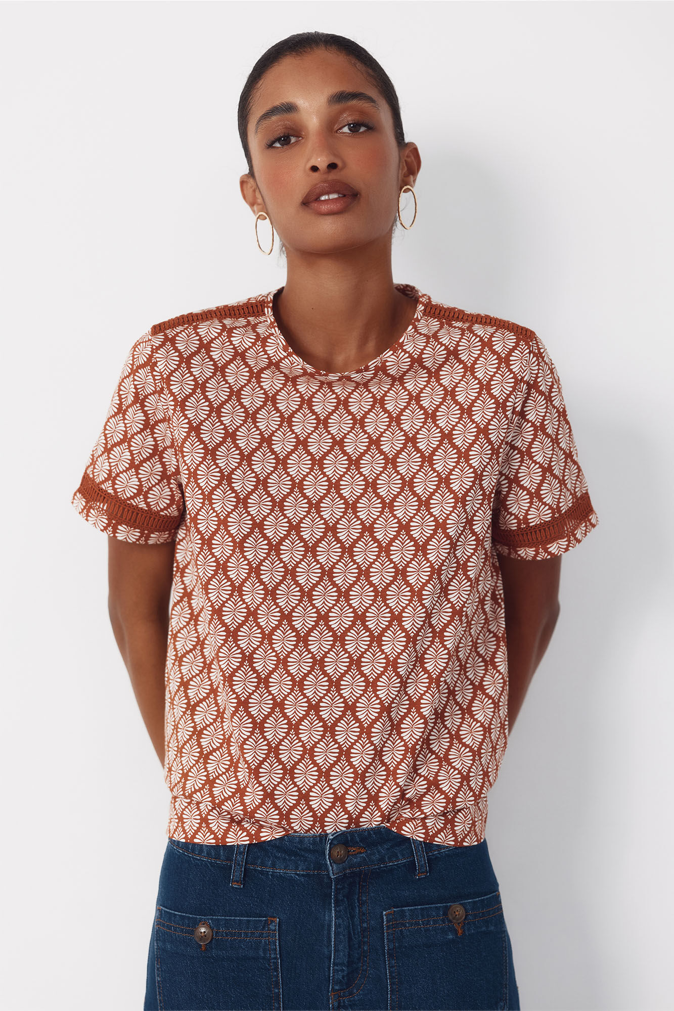 Cortefiel Playera con detalle de vainicas
