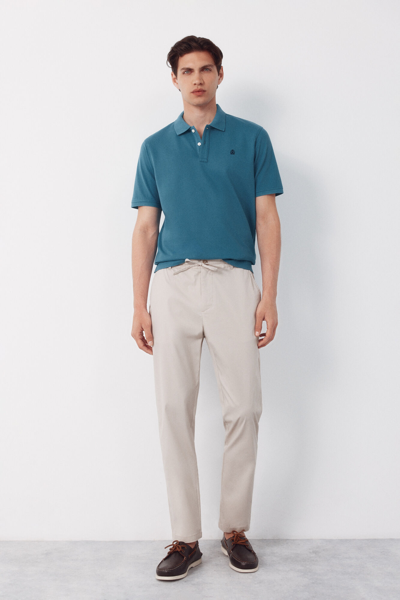 Cortefiel Pantal&oacute;n chino t&eacute;cnico con cordones tapered