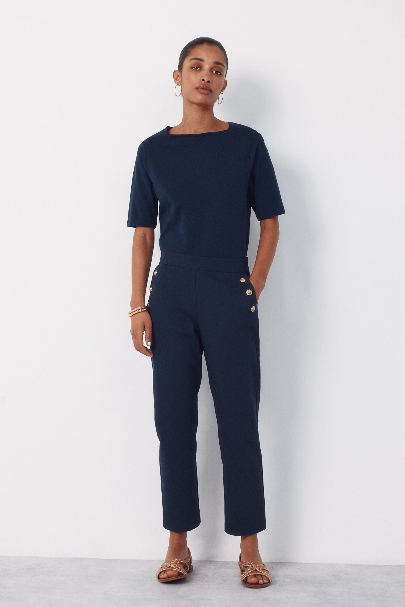 Cortefiel Pantal&oacute;n con botones dorados