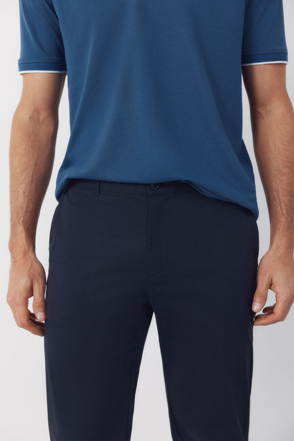 Cortefiel Pantal&oacute;n chino t&eacute;cnico slim Azul marino