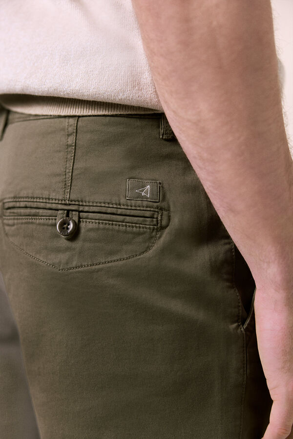 OOTO Bermuda b&aacute;sica Kaki