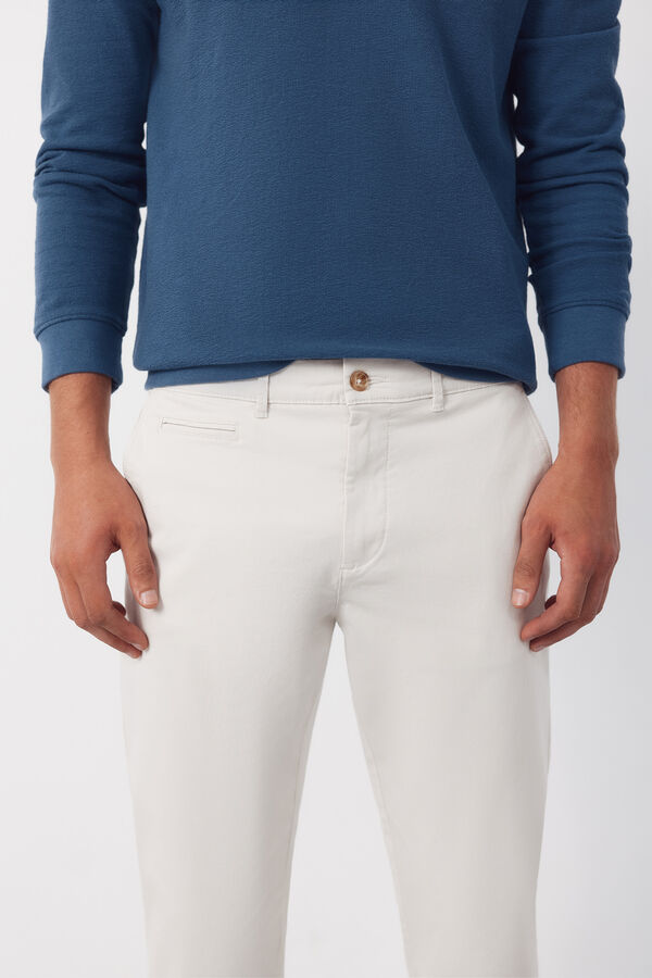 Cortefiel Pantal&oacute;n chino slim fit Marfil