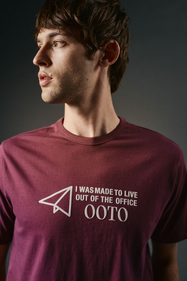 OOTO Camiseta gr&aacute;fica lavada Granate