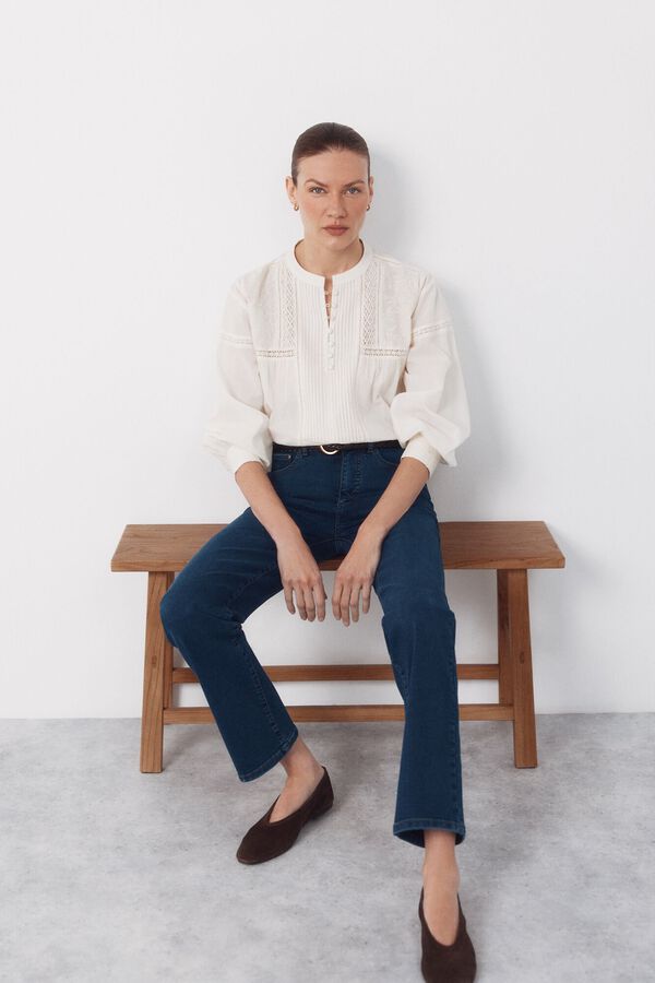 Cortefiel Blusa bordada Marfil