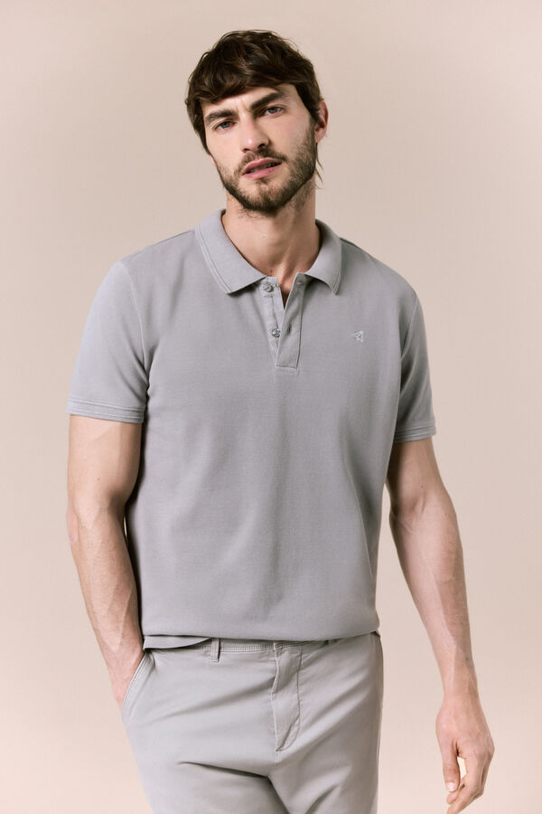 OOTO Polo b&aacute;sico piqu&eacute; lavado Gris