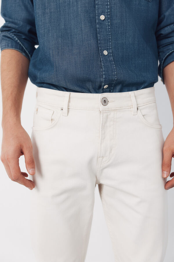 Cortefiel Pantal&oacute;n 5 bolsillos color regular fit Marfil