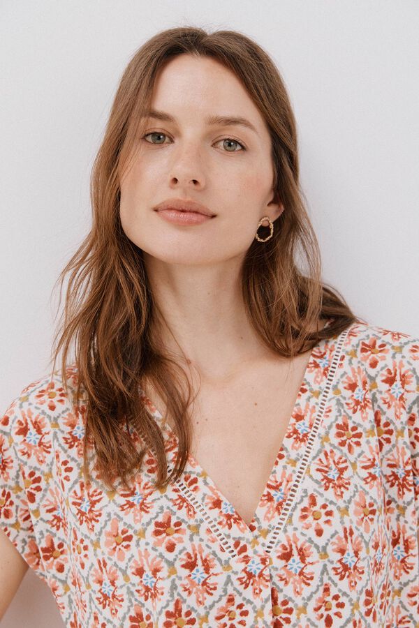 Cortefiel Playera pico con detalle puntilla Multicolor