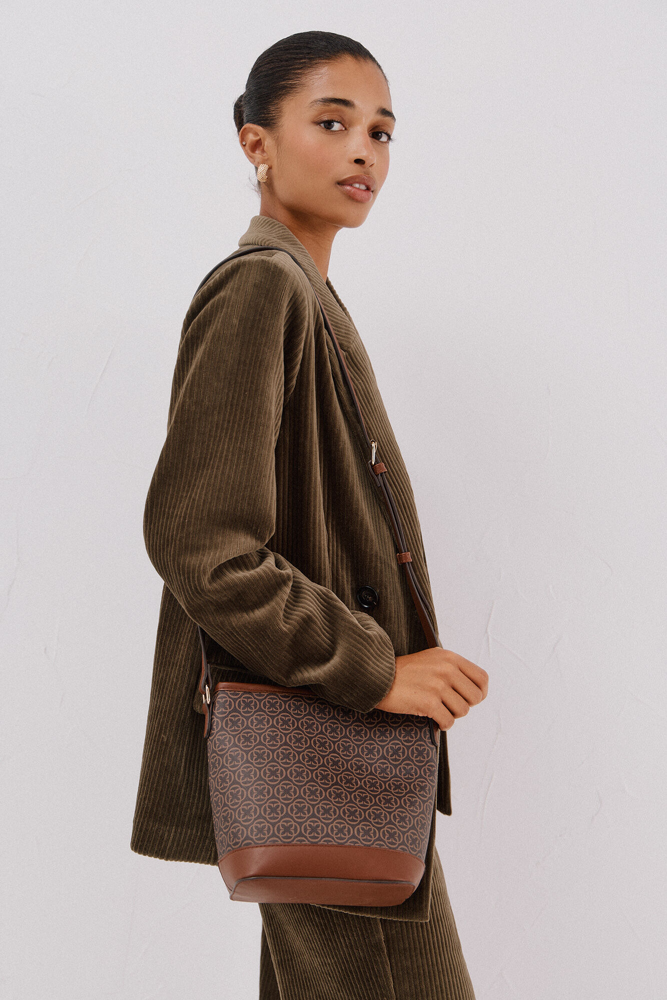 Cortefiel Bucket monogram