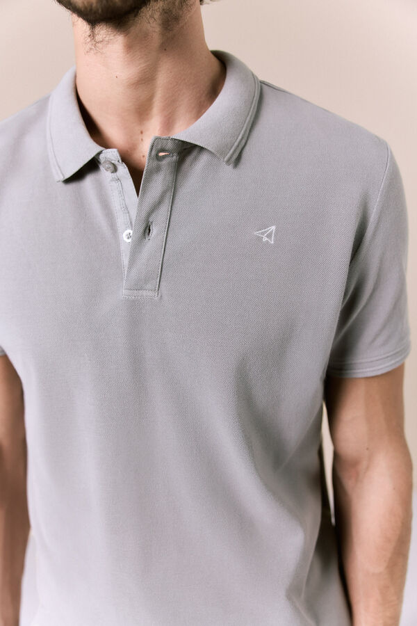 OOTO Polo b&aacute;sico piqu&eacute; lavado Gris