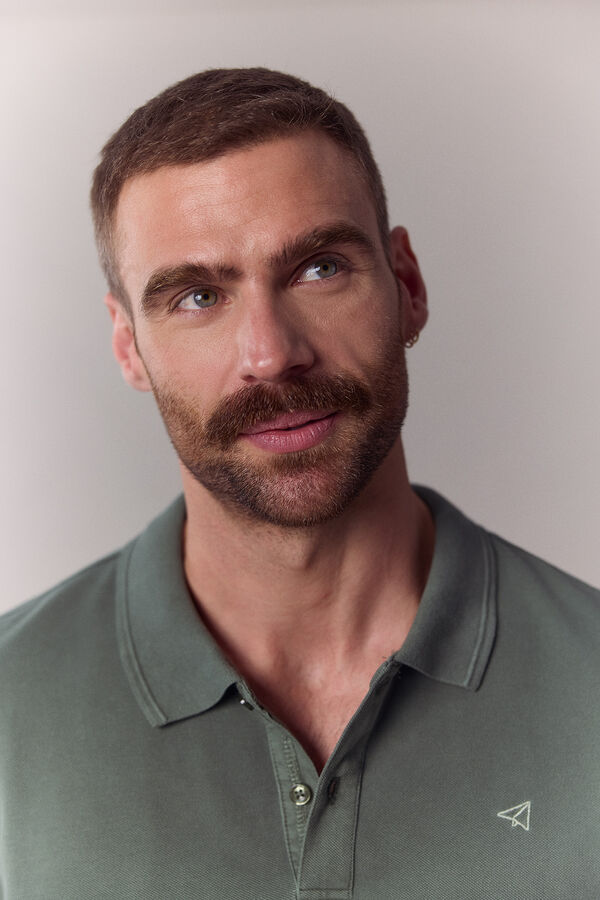 OOTO Polo b&aacute;sico piqu&eacute; lavado Kaki