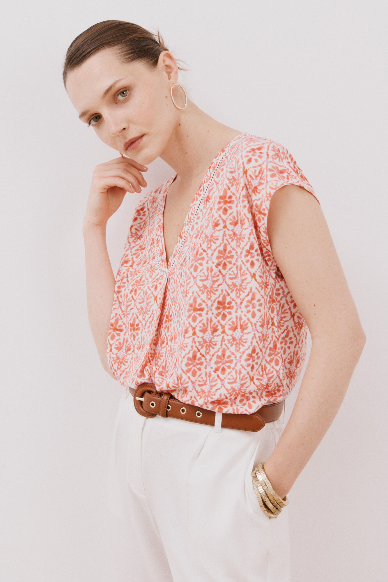 Cortefiel Playera pico con detalle puntilla