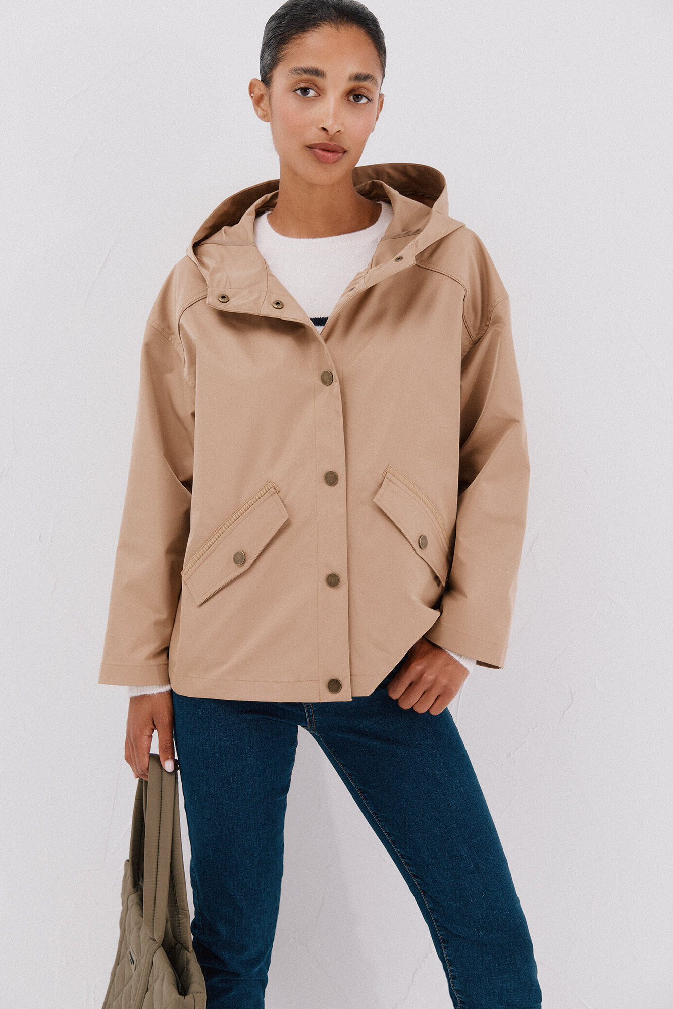 Cortefiel Chamarra corta botones autom&aacute;ticos