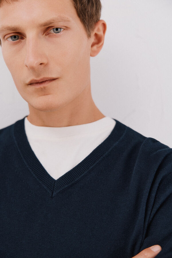 Cortefiel Su&eacute;ter de algod&oacute;n cashmere cuello en pico Azul marino