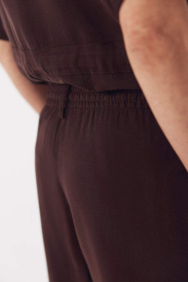Cortefiel Pantal&oacute;n de tencel con cintur&oacute;n Marr&oacute;n oscuro