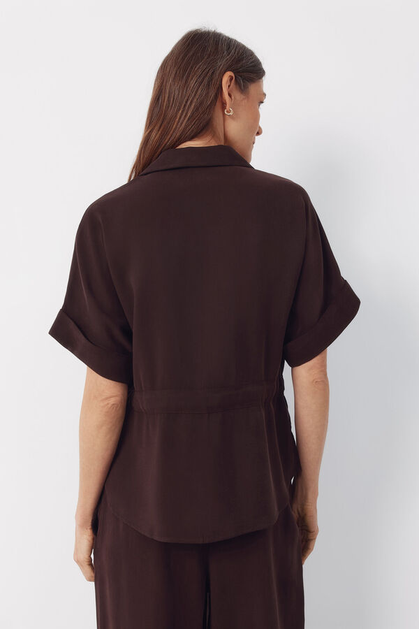 Cortefiel Camisa de manga corta con cintur&oacute;n Marr&oacute;n