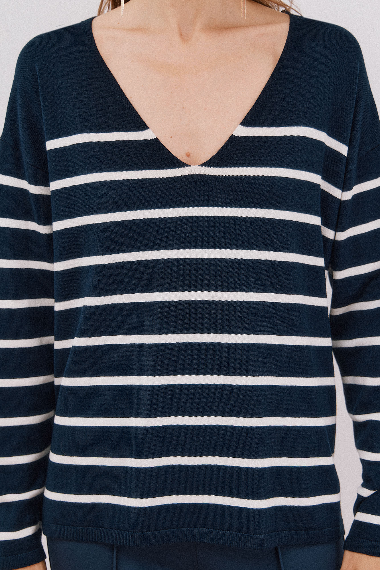 Cortefiel Su&eacute;ter escote pico