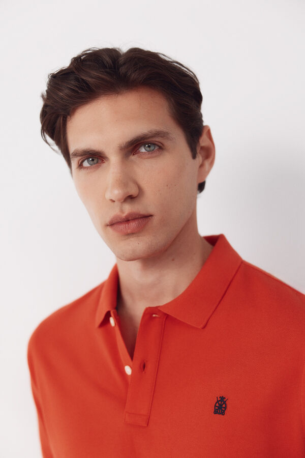 Cortefiel Polo b&aacute;sico piqu&eacute; Coral