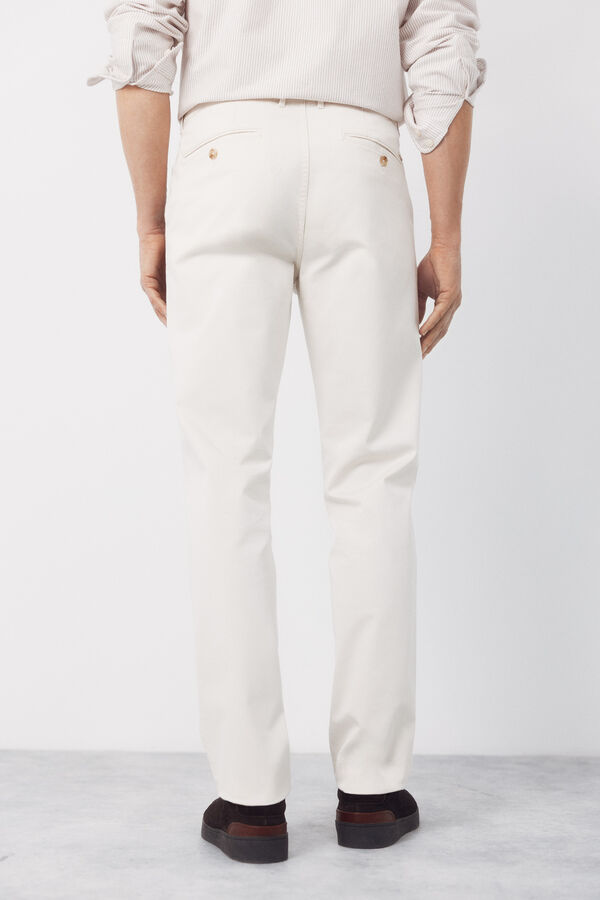 Cortefiel Pantal&oacute;n chino ligero slim fit Marfil