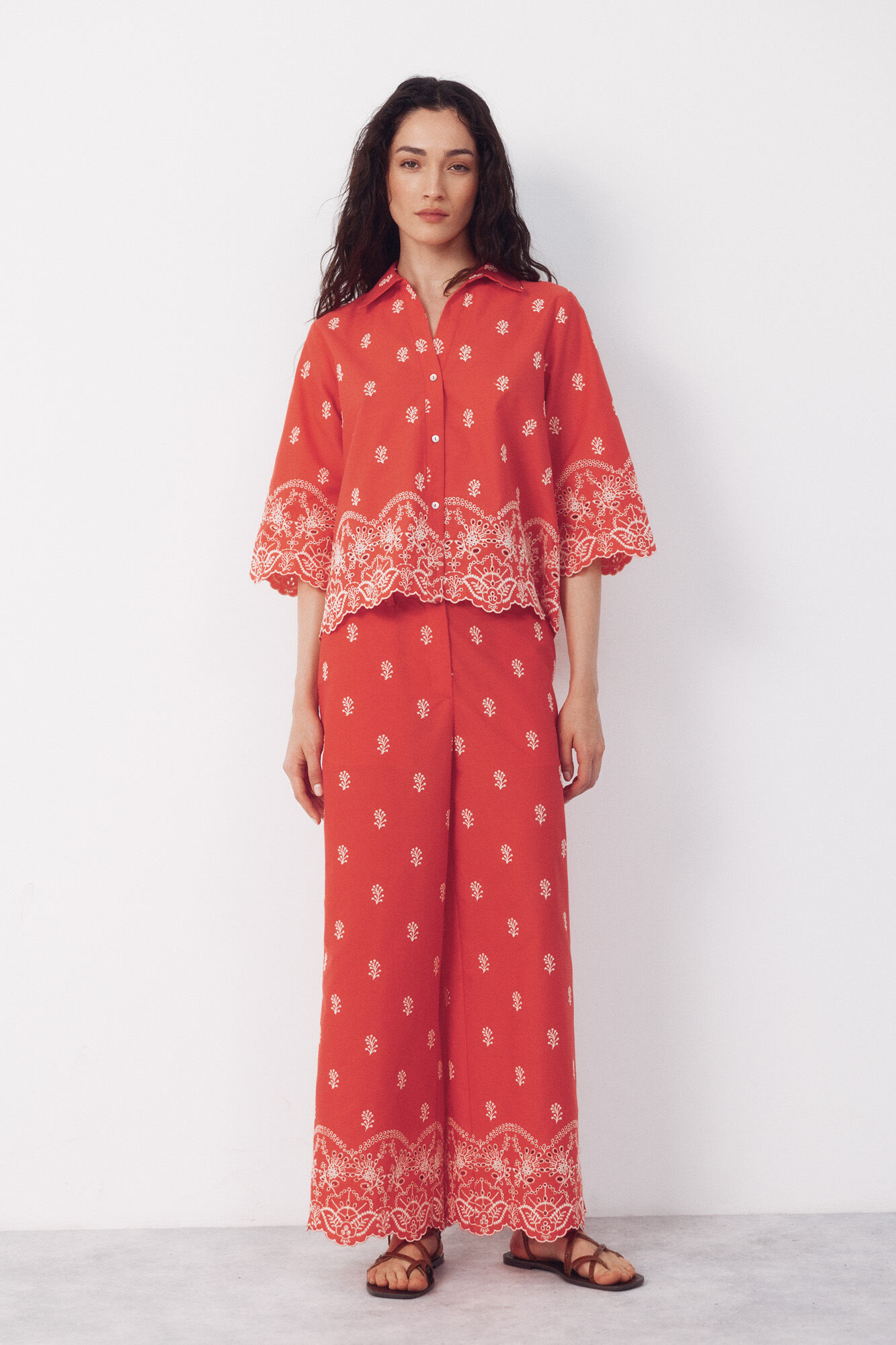 Cortefiel Pantal&oacute;n de mujer bordado