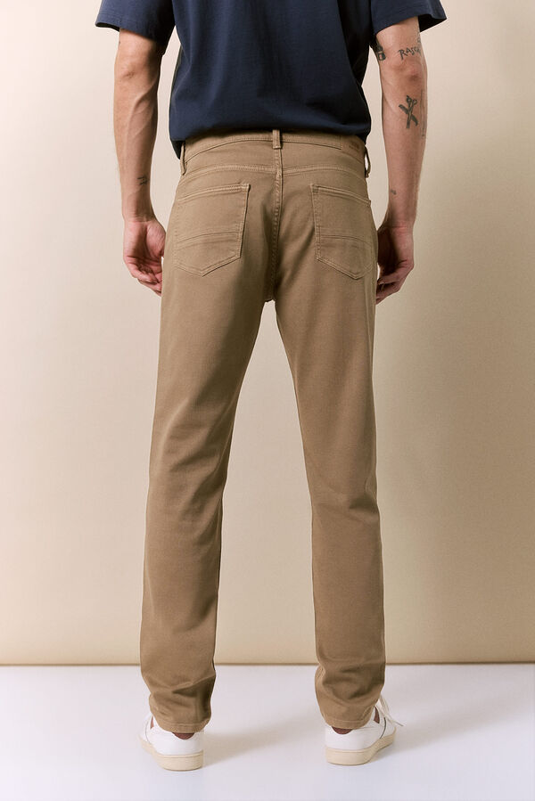 OOTO Pantal&oacute;n 5 bolsillos color slim Camel