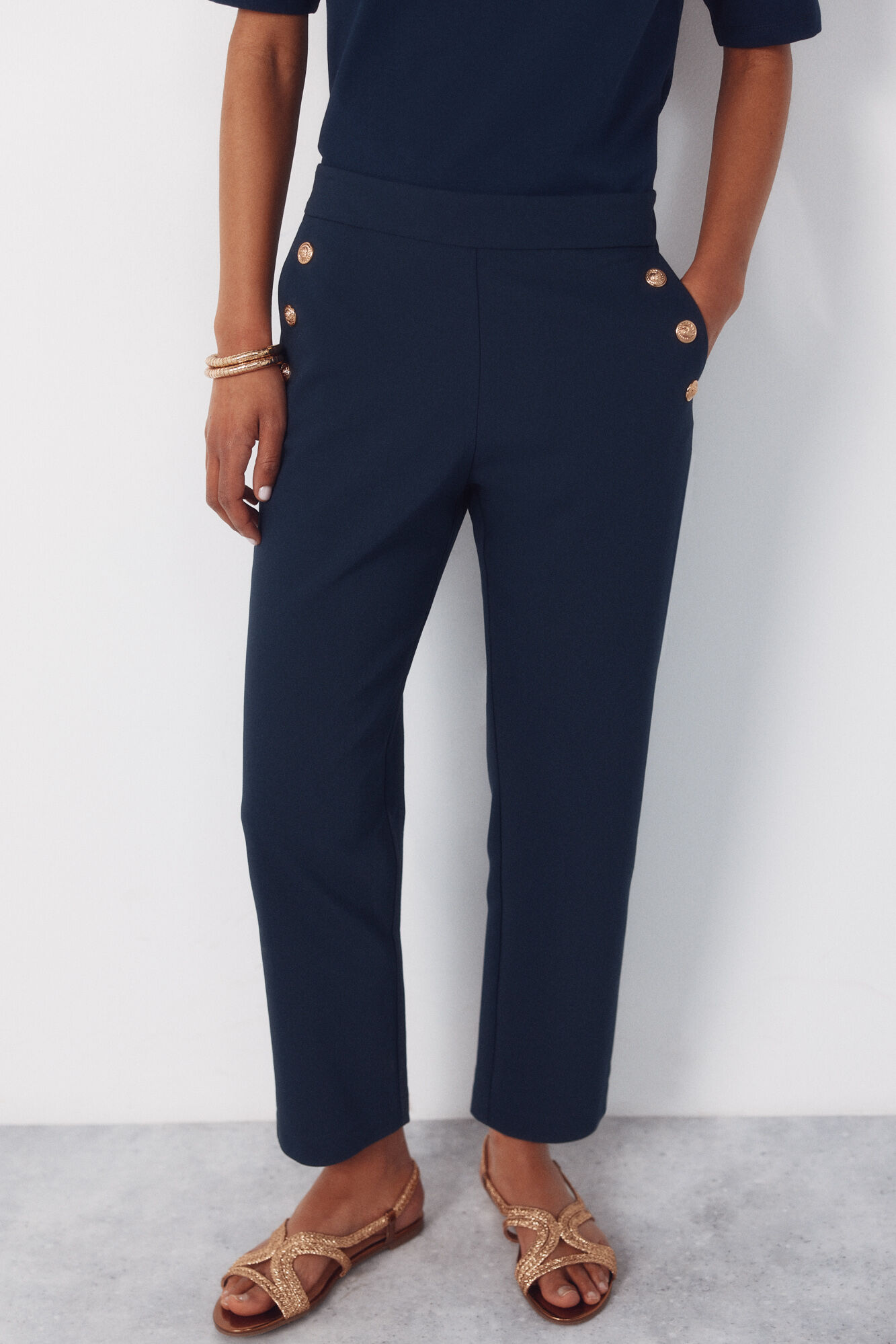 Cortefiel Pantal&oacute;n con botones dorados