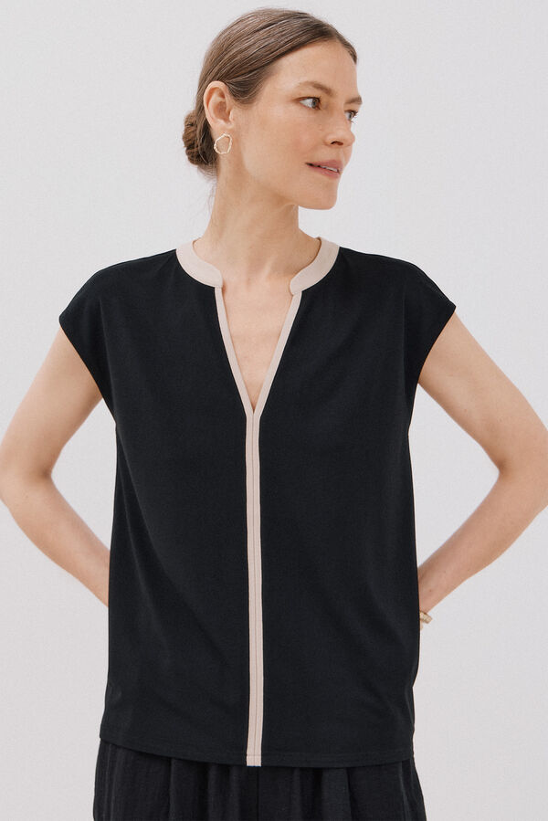 Cortefiel Playera b&aacute;sica sin mangas cuello mao Negro