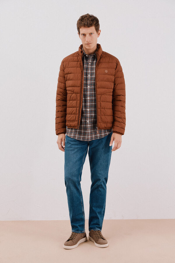 Cortefiel Chamarra acolchada ultralight Marr&oacute;n