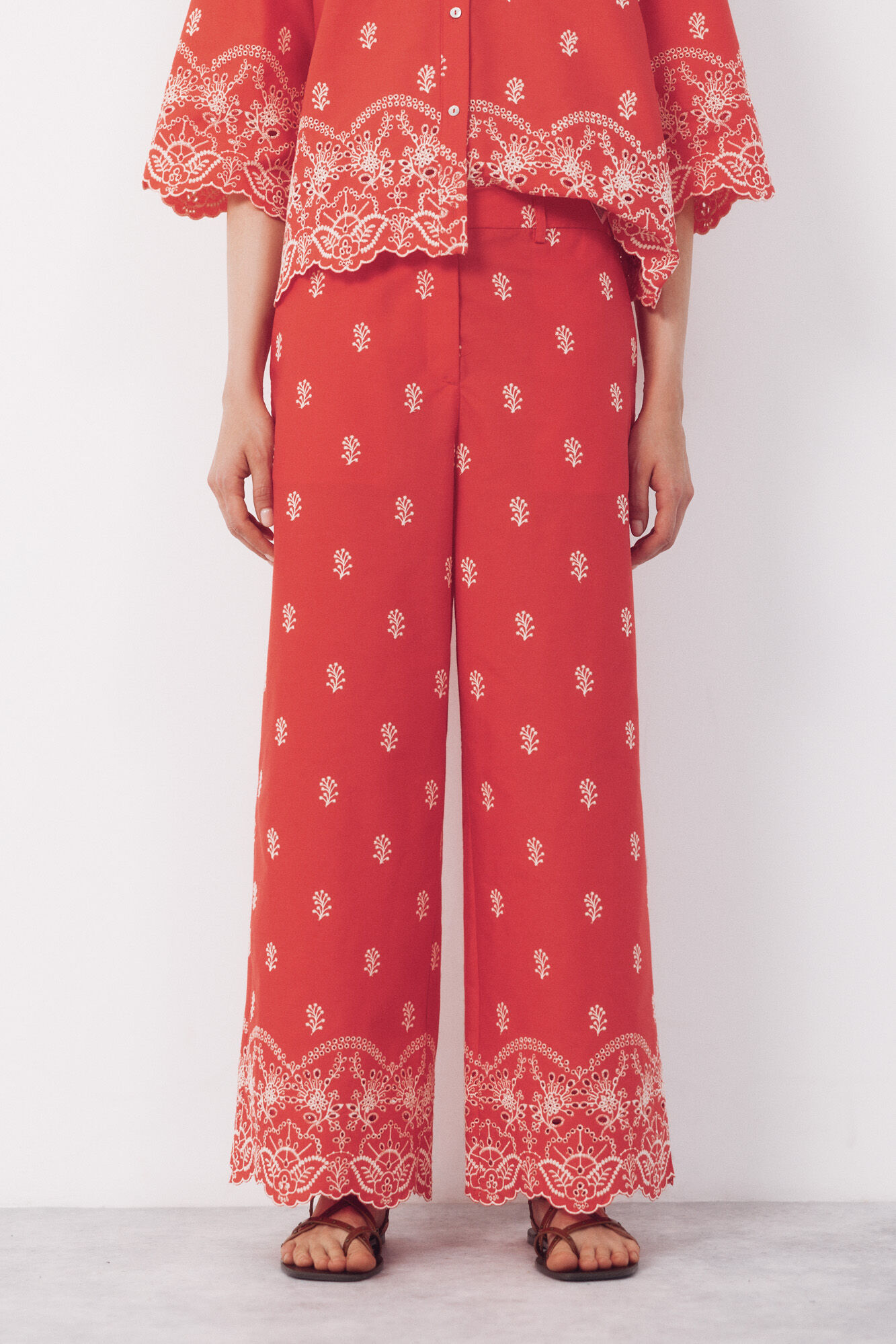 Cortefiel Pantal&oacute;n de mujer bordado