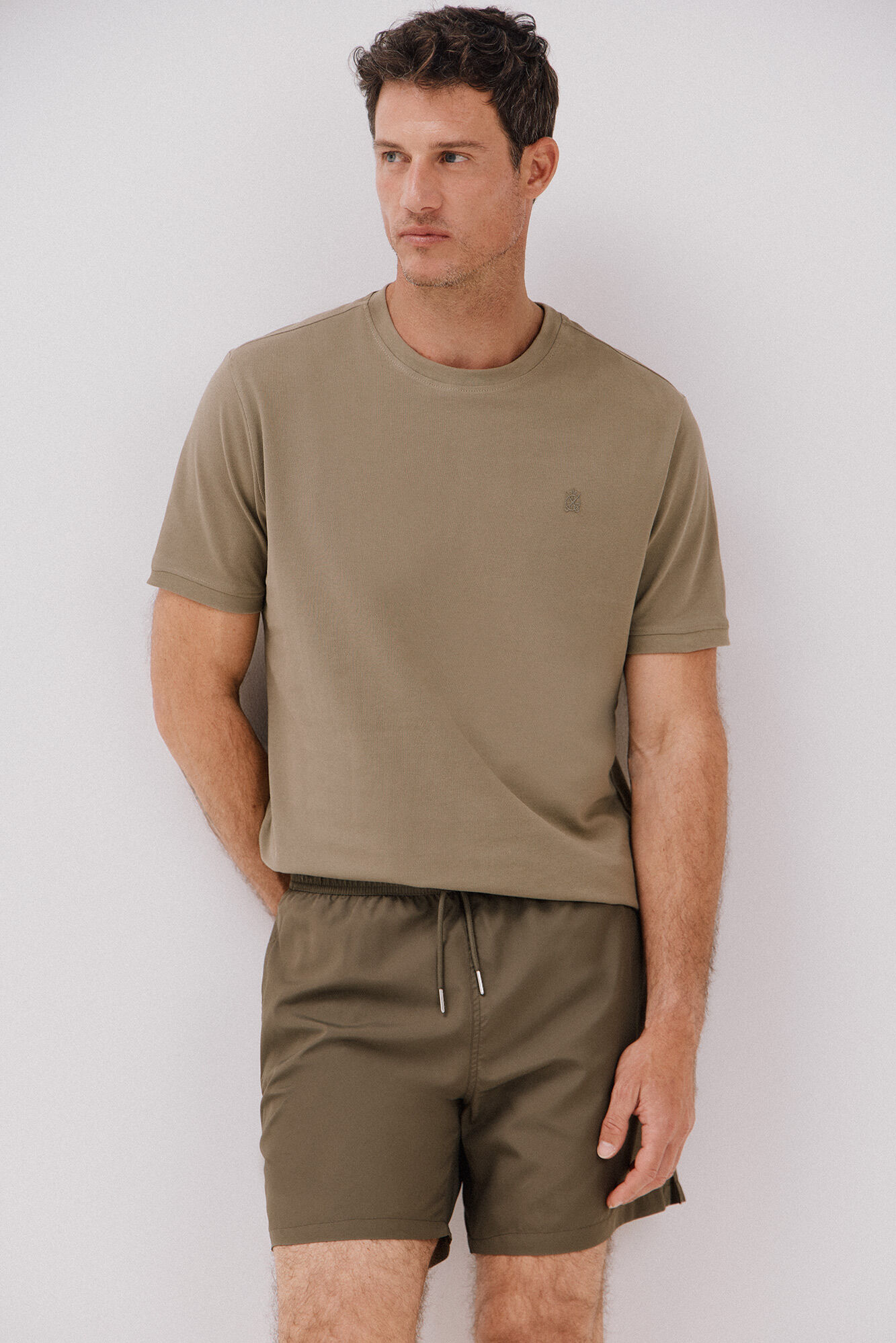 Cortefiel Ba&ntilde;ador liso b&aacute;sico