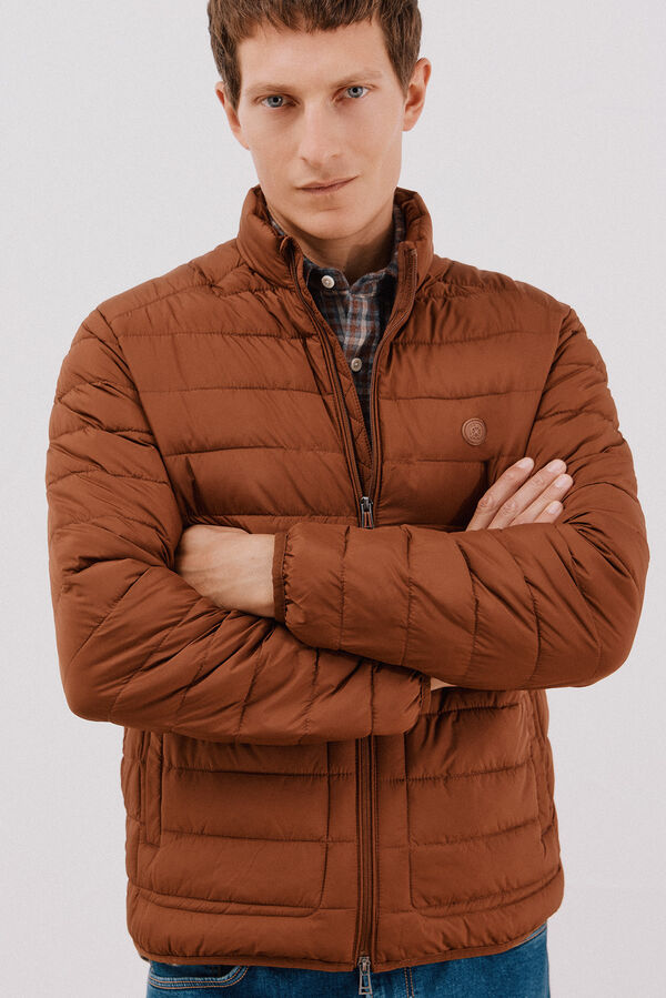 Cortefiel Chamarra acolchada ultralight Marr&oacute;n