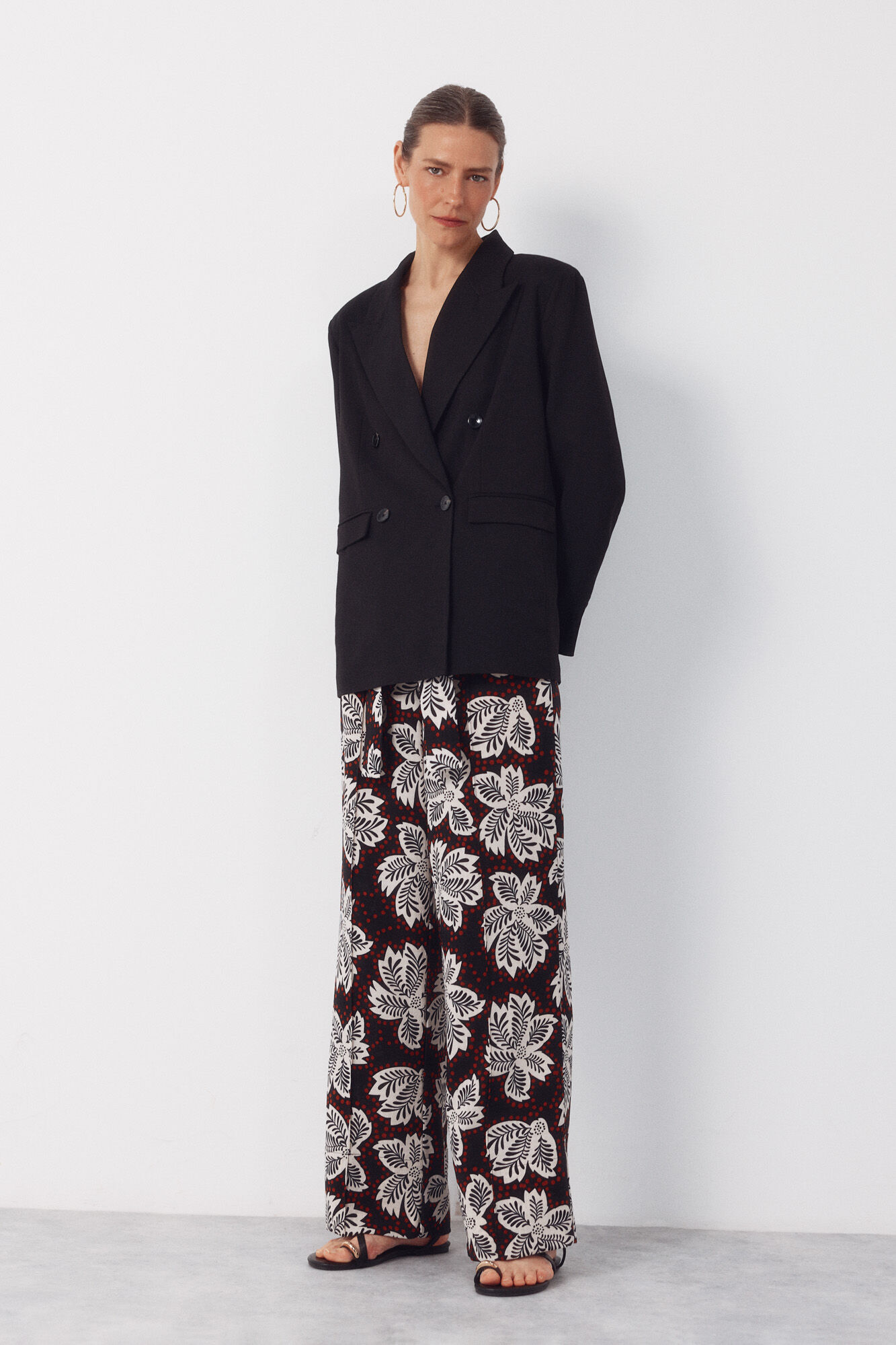 Cortefiel Pantal&oacute;n de estructura fluida