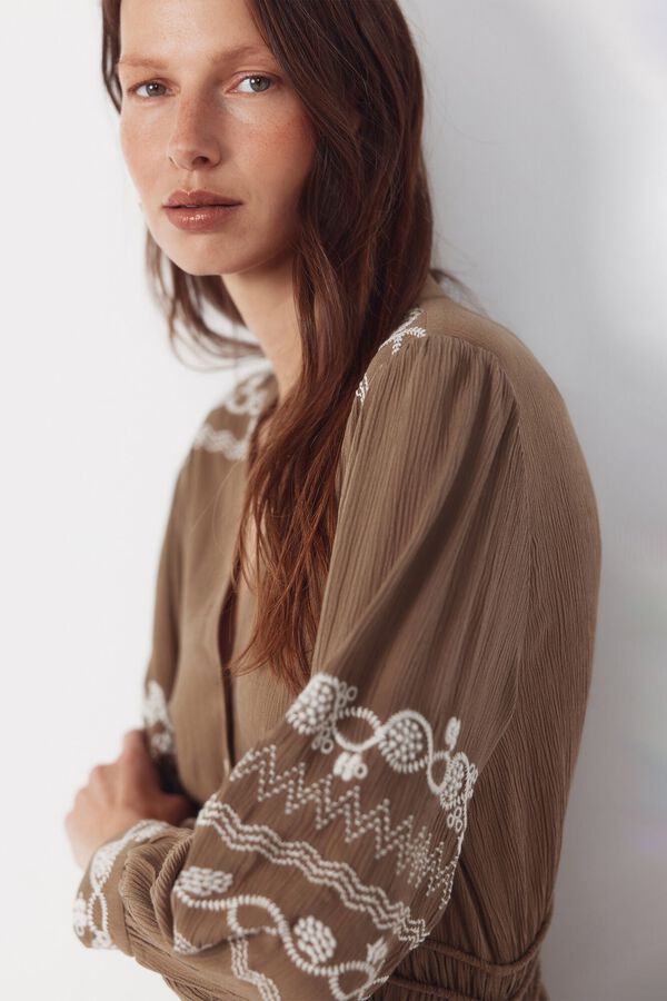 Cortefiel Vestido con bordados Kaki