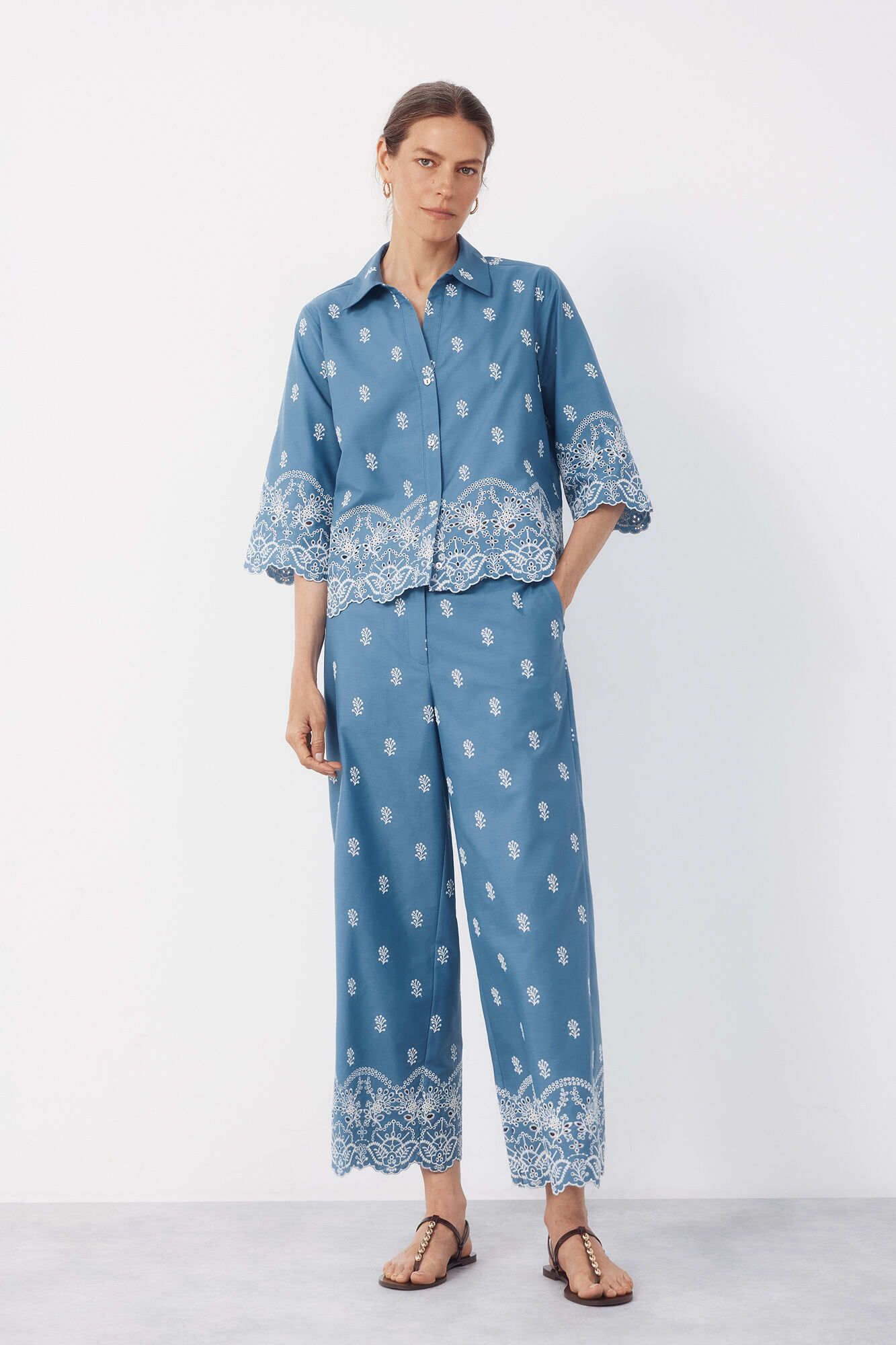 Cortefiel Pantal&oacute;n de mujer bordado