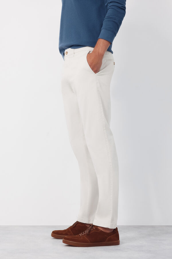 Cortefiel Pantal&oacute;n chino slim fit Marfil