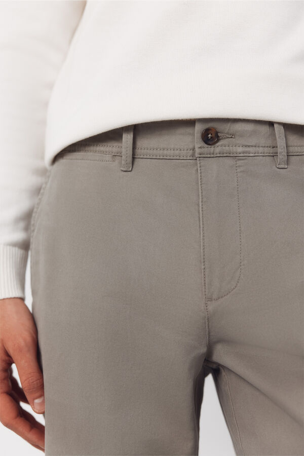 Cortefiel Pantal&oacute;n chino regular fit Kaki