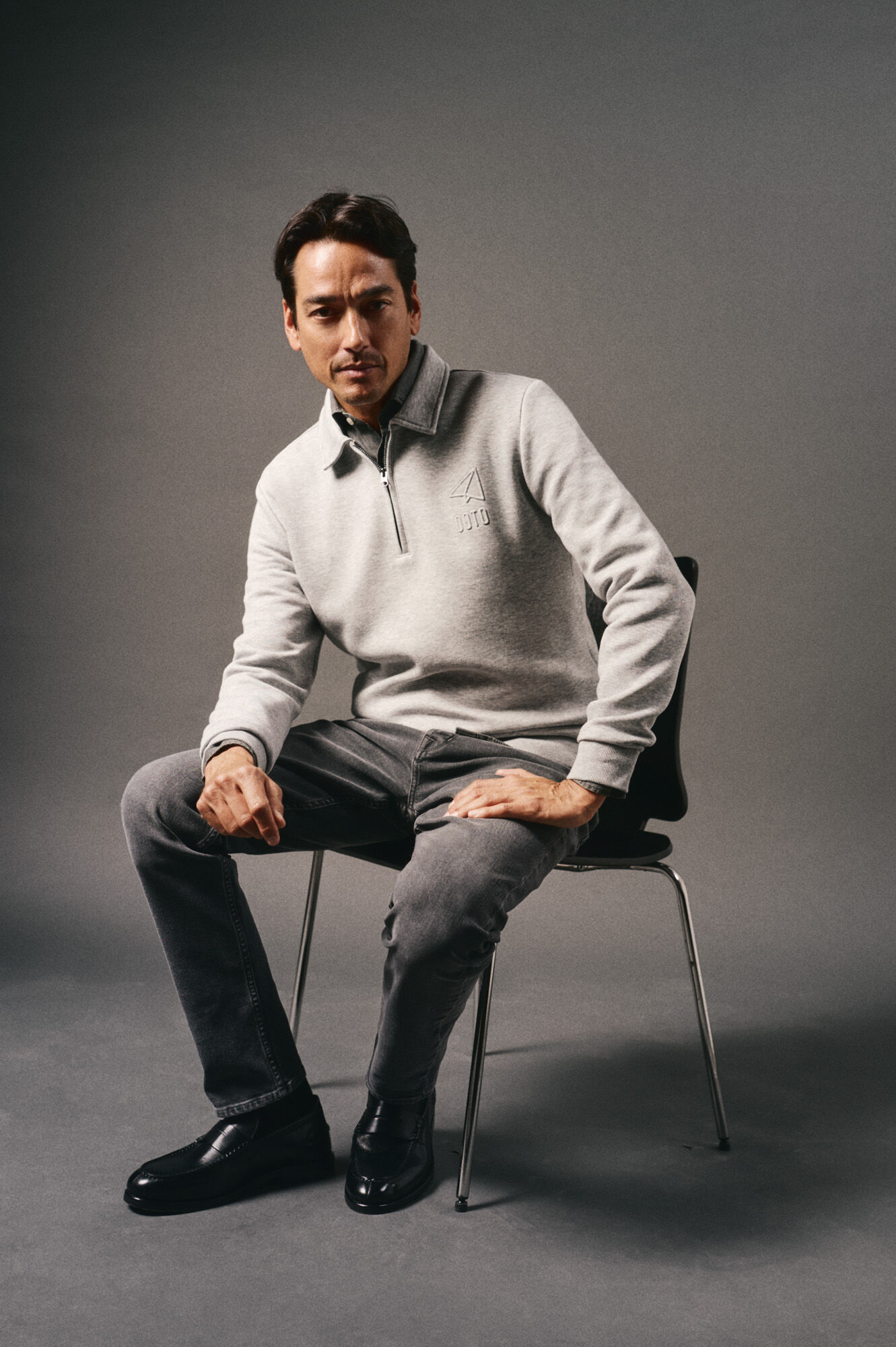 OOTO Sudadera cuello cremallera