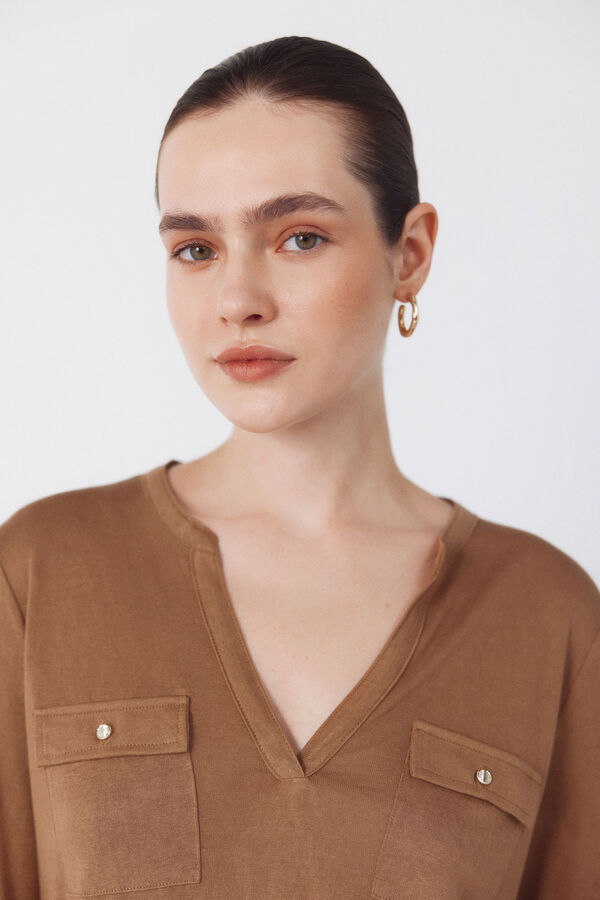 Cortefiel Playera con bolsillos Beige