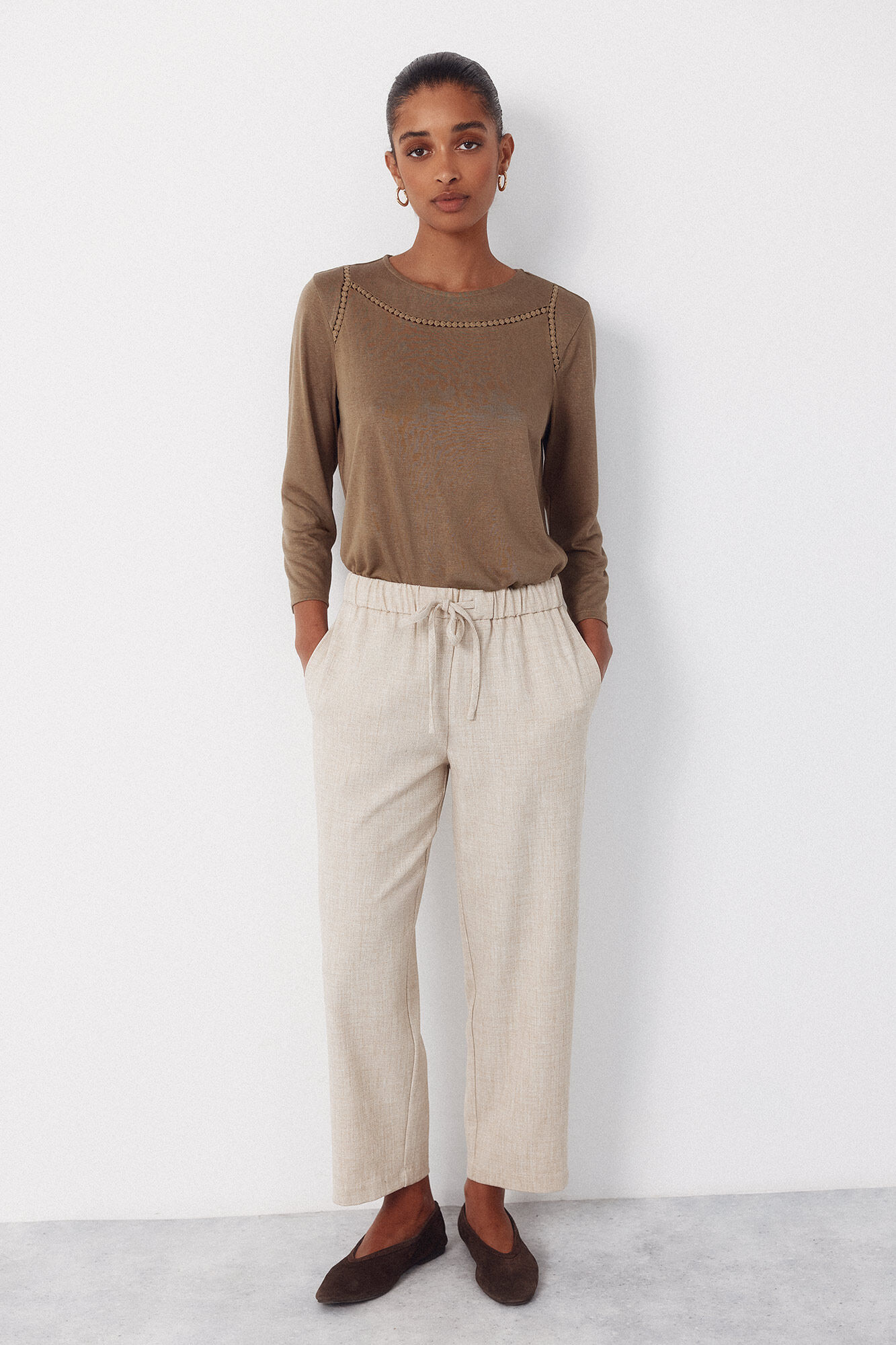 Cortefiel Playera con detalle de vainicas