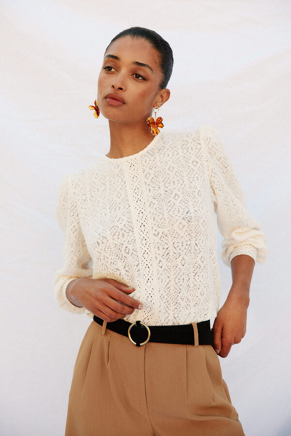 Cortefiel Top r&uacute;stico con puntillas Marfil