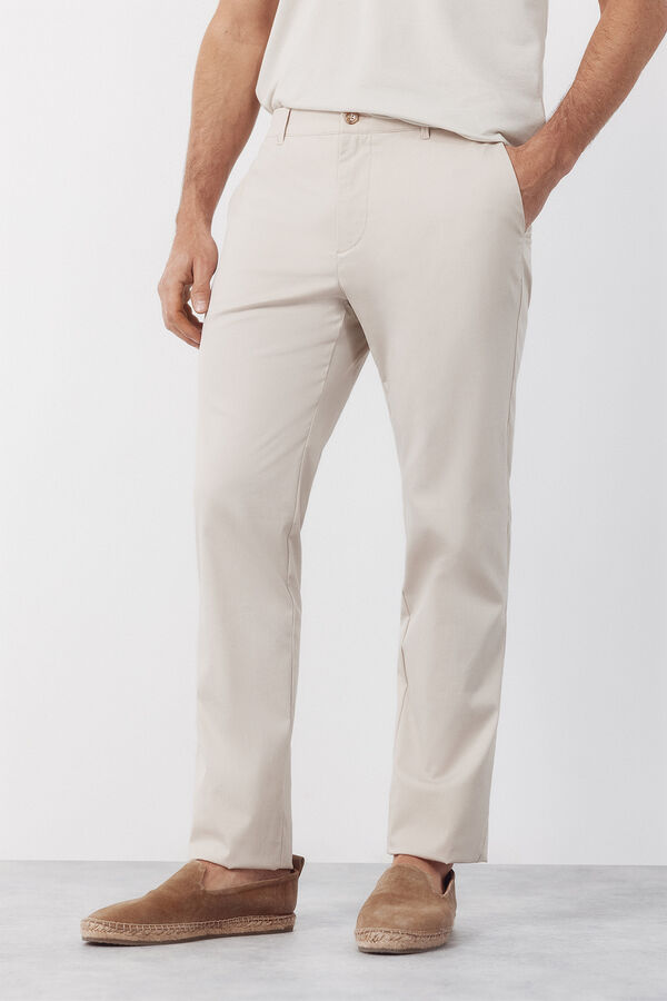 Cortefiel Pantal&oacute;n chino t&eacute;cnico slim Beige