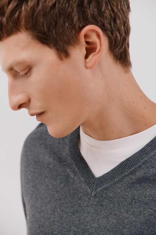 Cortefiel Su&eacute;ter algod&oacute;n cashmere cuello pico Gris