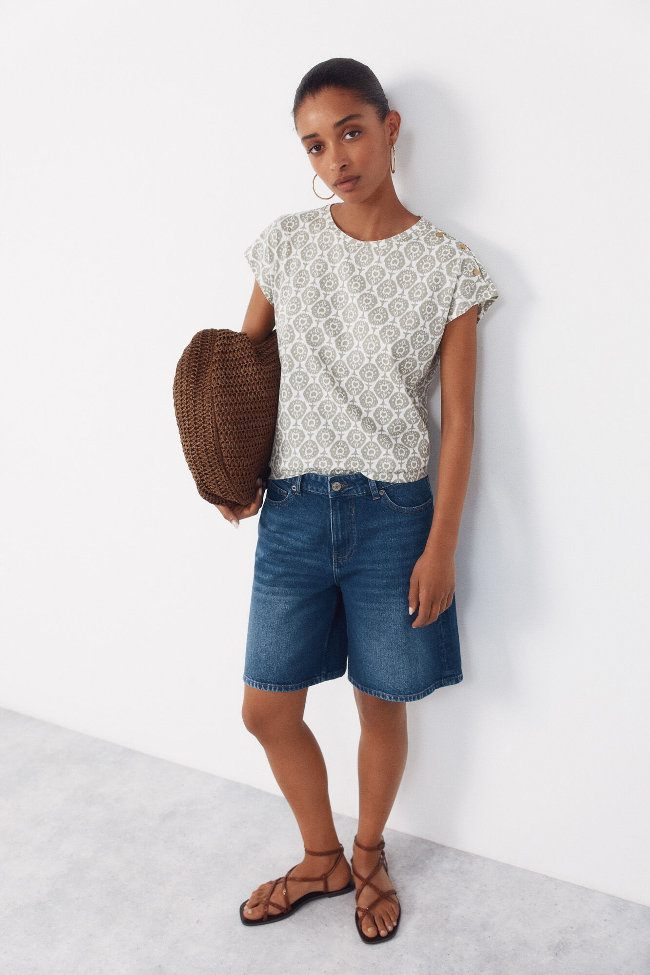 Cortefiel Playera b&aacute;sica con botones dorados