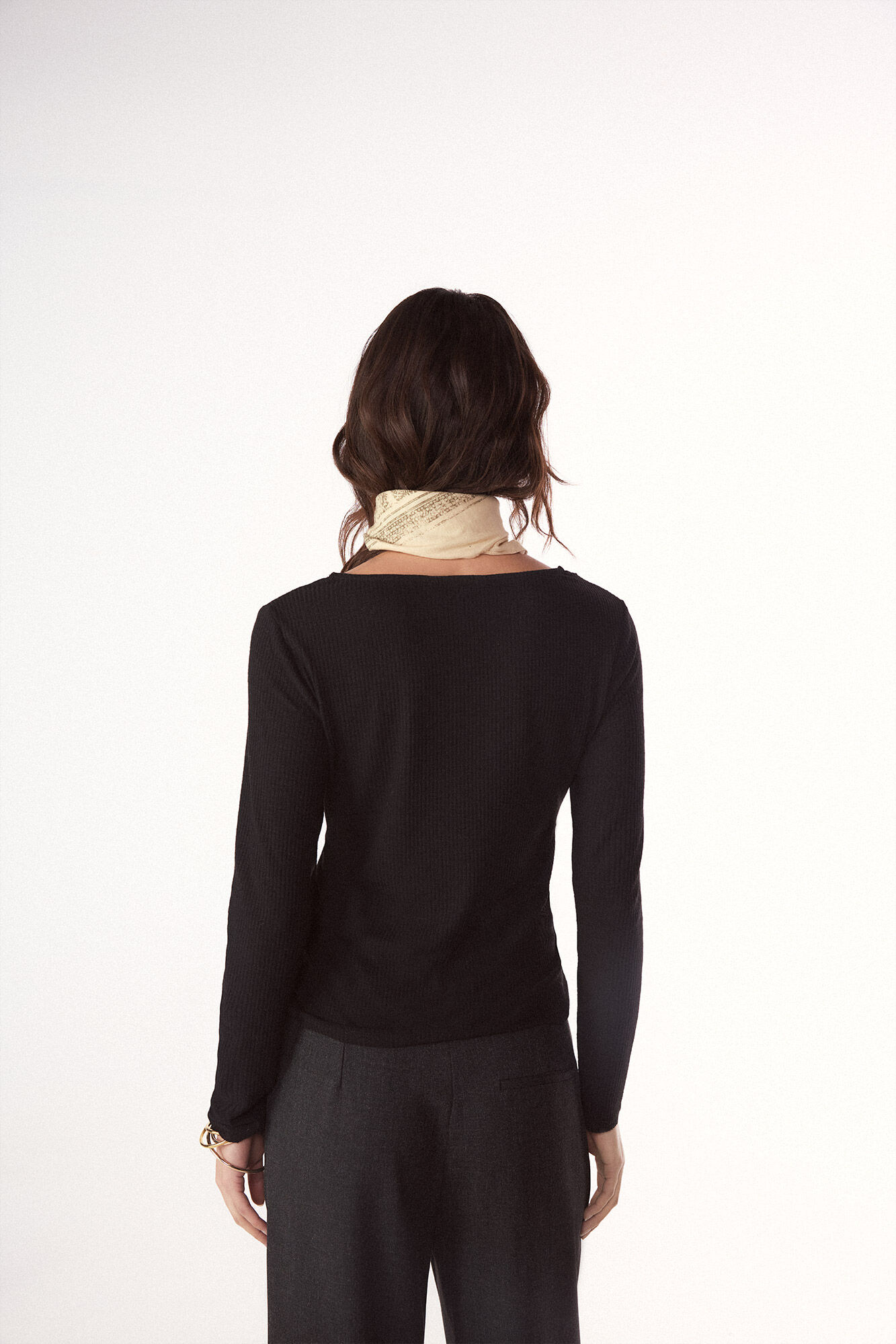 Slowlove Top con estructura y detalle de blonda