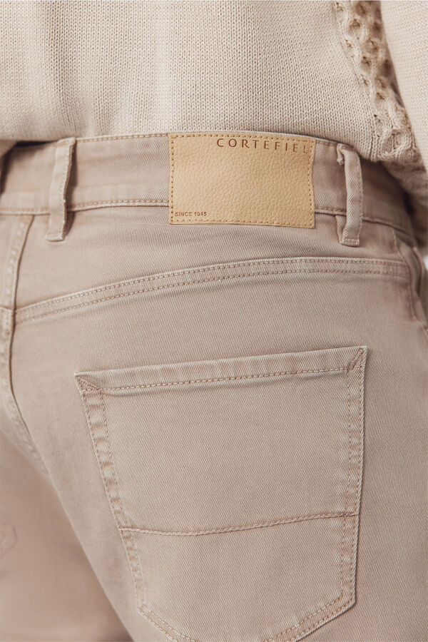 Cortefiel Pantal&oacute;n 5 bolsillos color regular fit Beige