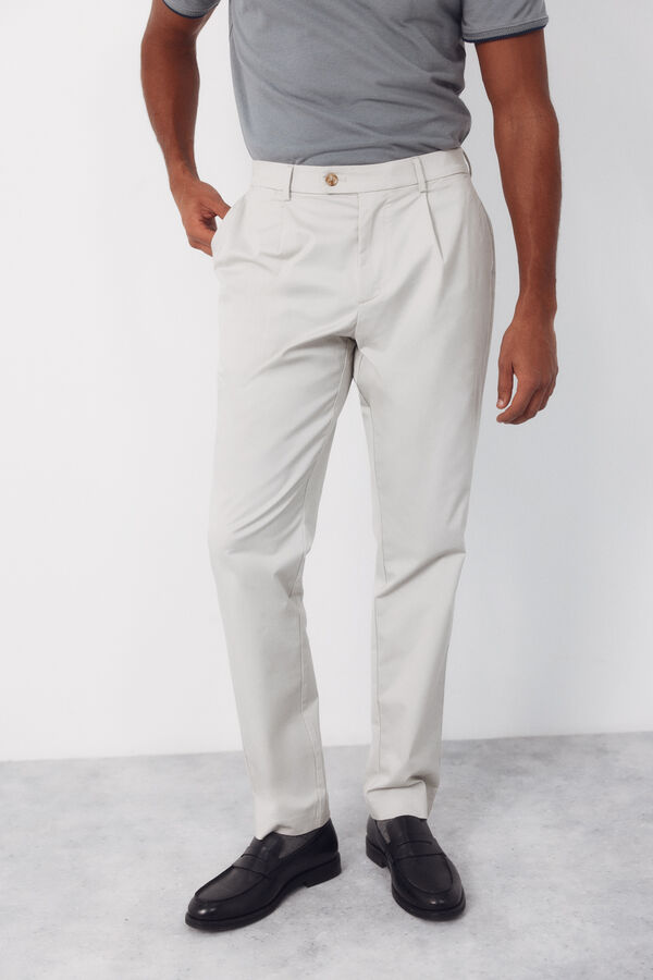 Cortefiel Chino pinzas tapered Marfil