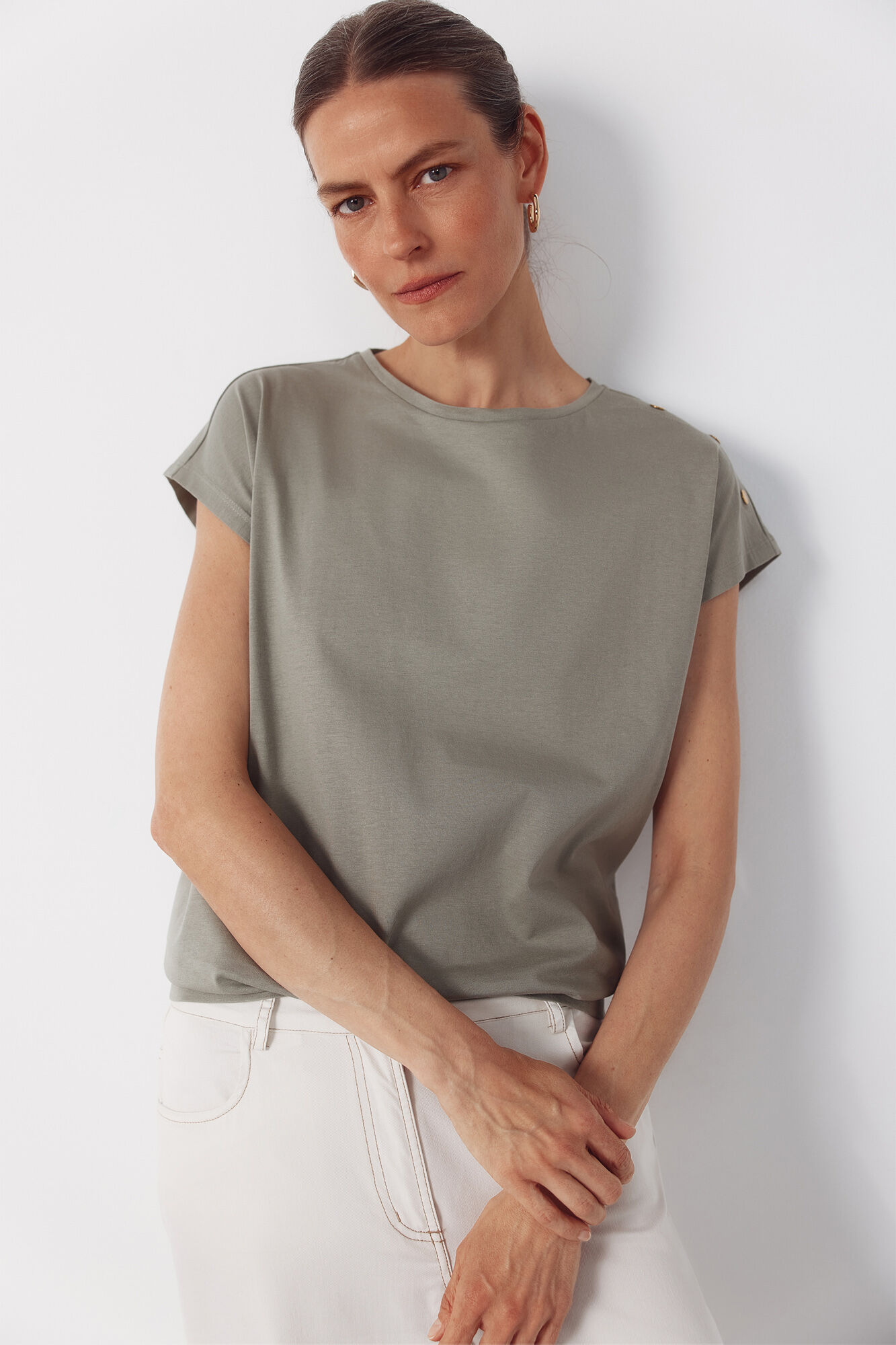 Cortefiel Playera b&aacute;sica con botones dorados