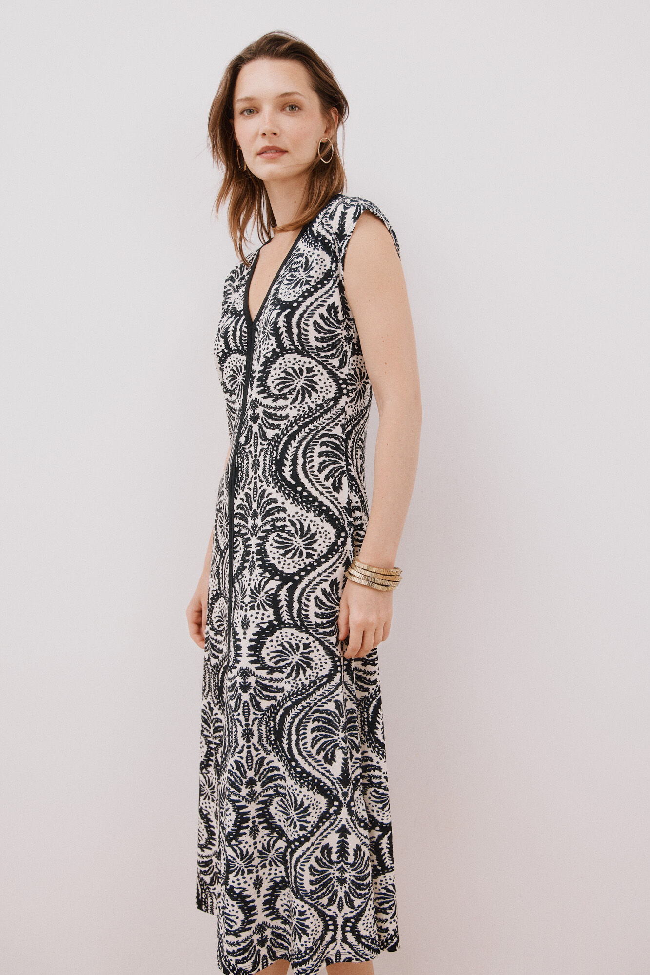 Cortefiel Vestido escote pico contraste