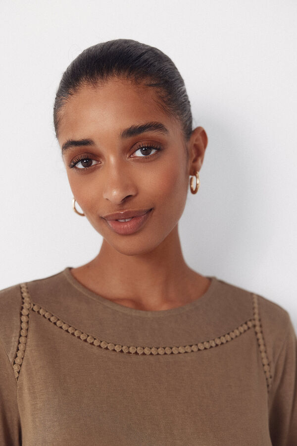 Cortefiel Playera con detalle de vainicas Kaki