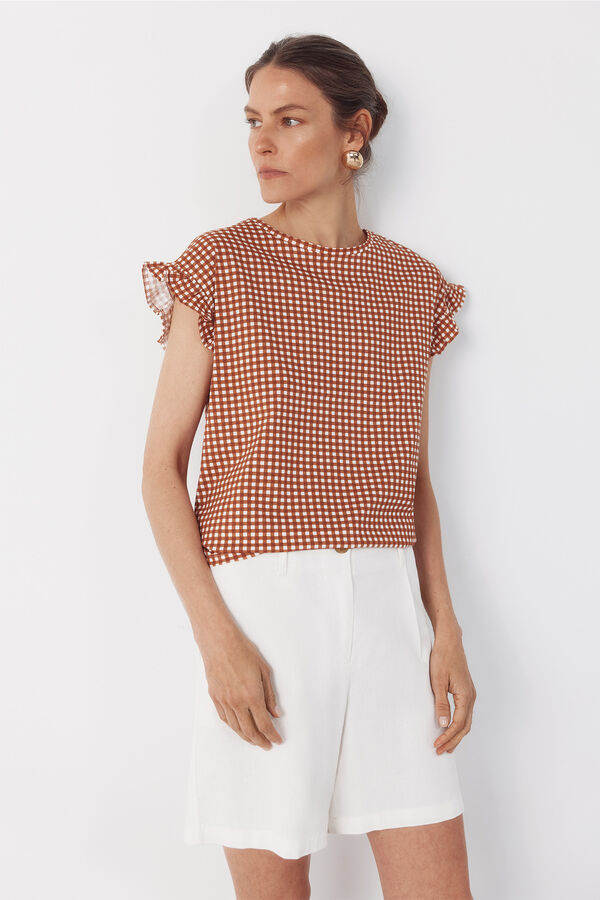 Cortefiel Playera b&aacute;sica con volante Marr&oacute;n