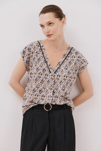 Cortefiel Playera pico con detalle puntilla